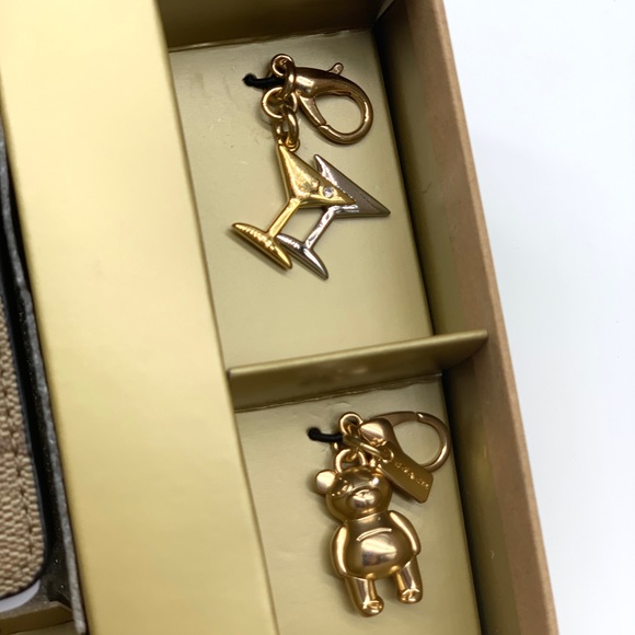 Coach 
Boxed Mini Wallet On A Chain In Blocked Signature Canvas - Picture 9 of 12